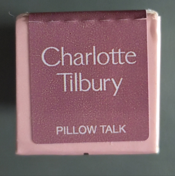 Charlotte Tilbury - Matte Revolution Hydrating Lipstick - Pillow Talk - Picture 4 of 14